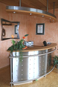 Arbeitstische-Schreibtische-Theken