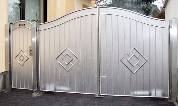 Tore aus Edelstahl und Sichtschutz Tore aus Edelstahl und Sichtschutz